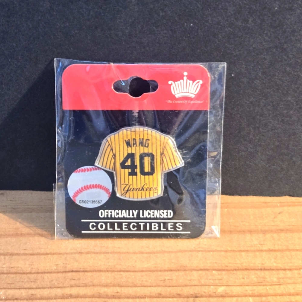 RARE NY YANKEES MLB CHIEN MING WANG #40 JERSEY 2007 PIN FACTORY SEALED ON CARD